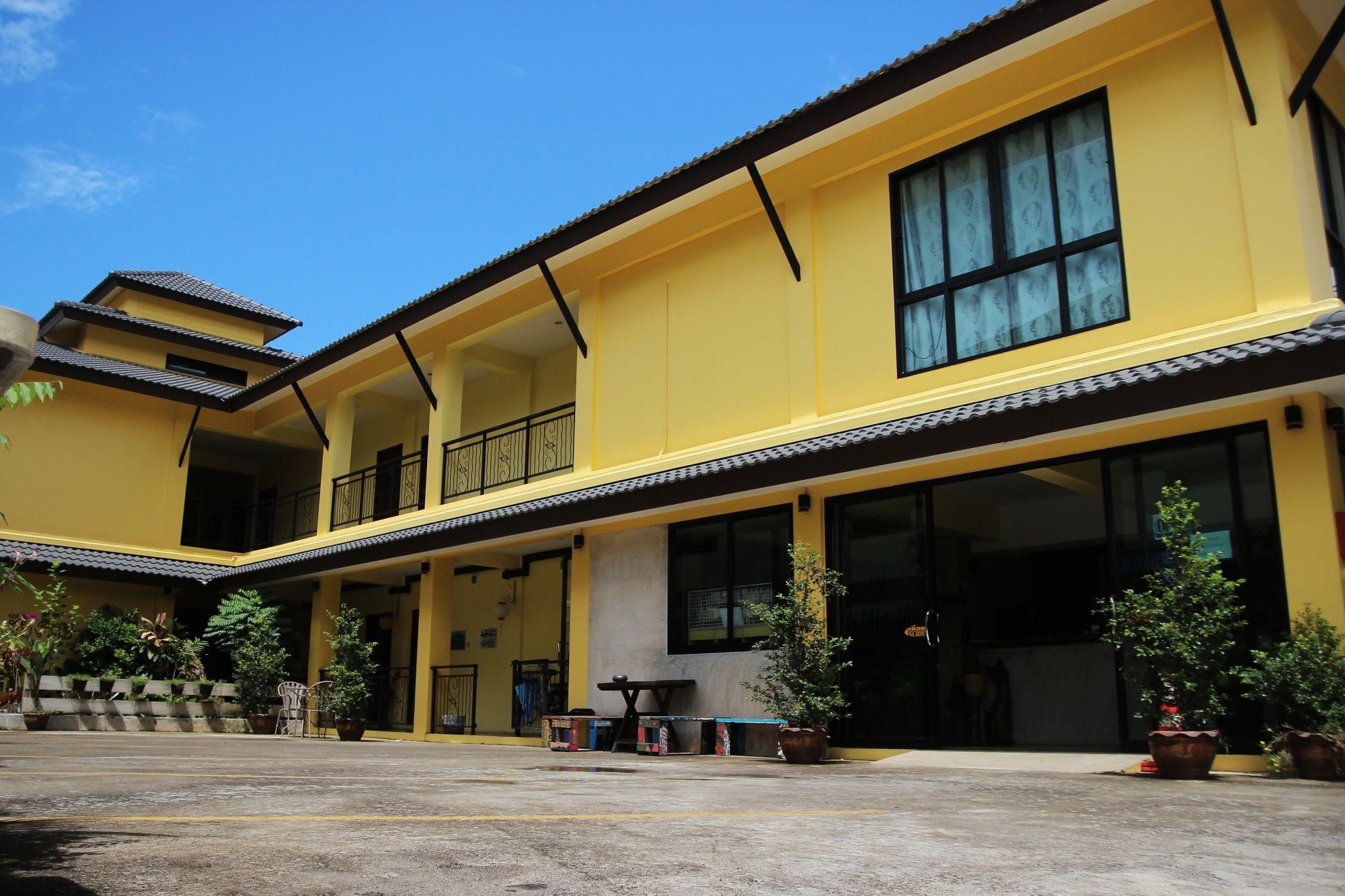 Baan Pordeedin Hotel Chiang Rai Exterior foto